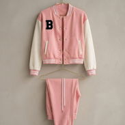 Conjunto deportivo de mujer con chaqueta universitaria rosa y mono [Talla S] 25usd - Img 56121084