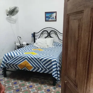 Casa de dos pisos en el corazon del Vedado - Img 124953813
