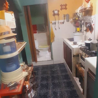 🏛*111-Apto en venta en el Vedado [ en Interior ]*  ⚠️*OJOOOO* *NUNCA SE VA LA LUZ*⚠️  😎*Consta de 2/4,sala,comedor,coc - Img 122990319