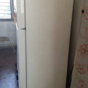 Vendo refrigerador grande máquina buena enfría bastante - Img 45619196