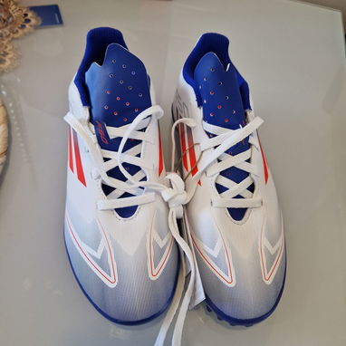 🔥 Semi tacos Adidas F50 Club TF J – ¡Velocidad y Control en Cada Jugada! 🔥 - Img 110846312