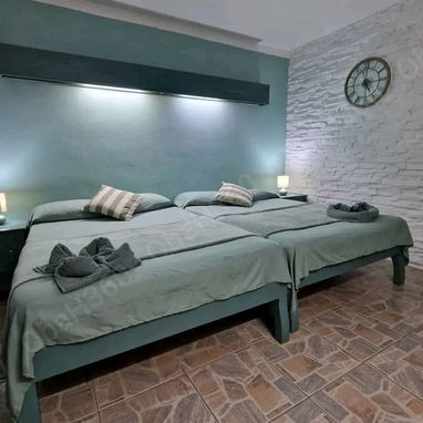 RENTA hostal de 7 habitaciones EN CASILDA, TRINIDAD con Qba Hostin 360 - 2/10