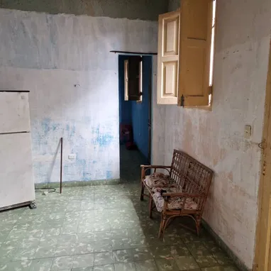 Se vende casa en Centro Hab. Dos cuartos y azotea libre! - Img 117122566