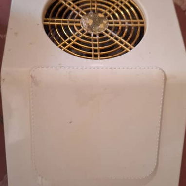 Mesa para Manicuri Con todo Lista para llegar y trabajar. - 9/10