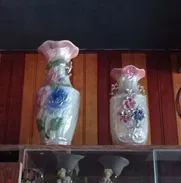 VENDO DOS BUCAROS GRANDES Y OTRO MEDIANO. BONITOS Y MUY ELEGANTES. - Img 49813178