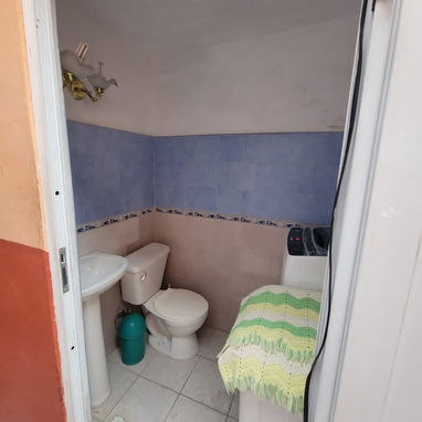 Casa puerta calle en marianao de 4/4 avenida 51 y 90 cerca del Ménendez  ,es gas de la calle - 9/10