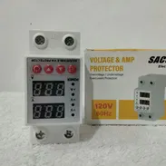 Protector de voltaje SACO 110 Volt y 220 Volt 60 Hz 63 amperes Ajustable Costo 20 USD - Img 57688420