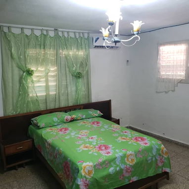 SE RENTA CASA DE 3 HABITACIONES EN GUANABO A 5 CUADRAS DE LA PLAYA CON PISCINA 58858577 - Img 121730333