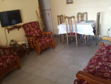 ⭐Renta casa en Centro Habana,cerca de Galiano de 2 habitaciones, 2 baños,agua caliente y fría,ventilador,sala,TV ,cocina - Img 54770198