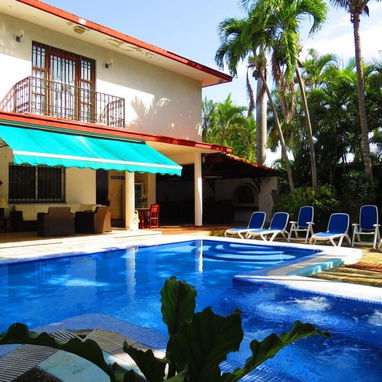 casa de renta en la habana con 6 habitaciones, piscina, bar ubicada en playa - 5/5