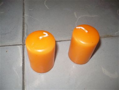 Vela naranja decorativa. Altura 55 mm. Diámetro 38 mm - Img main-image-41612328