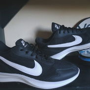 Tenis Nike nuevos mensajería gratis - Img 55763864