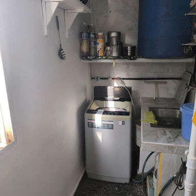 Se vende un apartamento en 4to piso en Alamar, zona 17. Calle Ancha. Habana del Este.  Consta de 2 cuartos (1 climatizad - 4/9