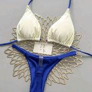 Bikini blanco y azul - Img 55384092