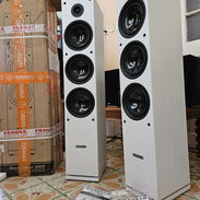 Columnas Rockville 3 vias _ 8 ohms Nuevas en cajas a estrenar 0KM - Img 56358163