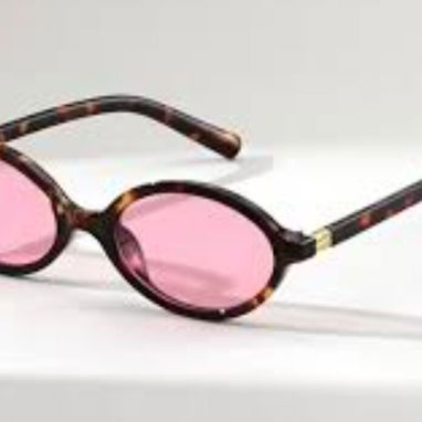 Gafas Louis Vuitton, Millonarias, por cantidad $2000 mn de 10 en adelante, por unidad $ 3000 mn , escríbeme al WhatsApp - 6/10