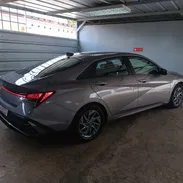 Vendo o negocio, Hyundai elantra, 2025 con 14,000 km - Img 55913342