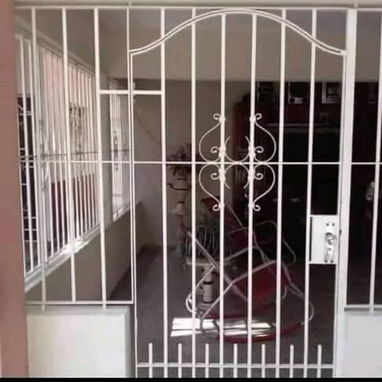 Herrería: puertas, ventanas, portones, techos, escaleras y soportes para paneles - Img 122765315