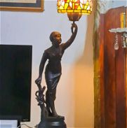 Bellísima lámpara de mesa - Img 45812226
