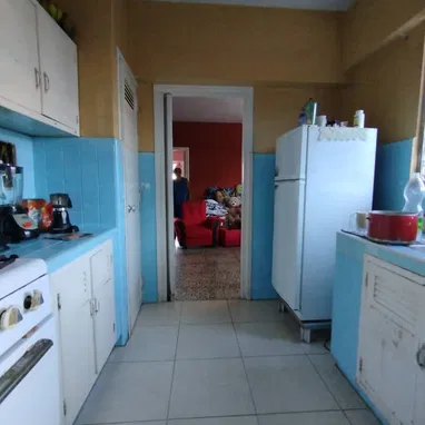 Apto en 20 de mayo , 3er piso - 2/9