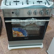 COCINA DE GAS CON HORNO DE 4 HORNILLAS - Img 57630183