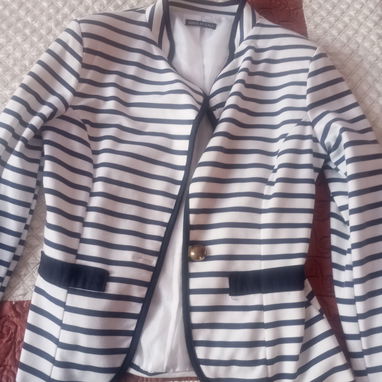 Dos chaquetas elegantes - Img 117978636