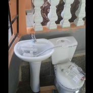 Juego de baños,  con sus herrajes completos,  entre otro.u - Img 54444675