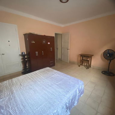 Renta lineal apto 2/4 en calle Linea Vedado - 3/10