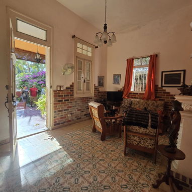 Vedado 150 mil usd casa independiente 4 ctos garaje jardín - Img 119858906