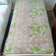 SE VENDE CAMA PERSONAL CON COLCHÓN, DE USO, PERO EN BUEN ESTADO - Img 55389990