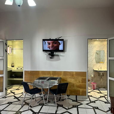 RENTA APARTAMENTO INDEPENDIENTE, EN EL VEDADO,  CON 1 HABITACIÓN +53 52463651 .cerquita del hotel Habana Libre,  Y - Img 110217064