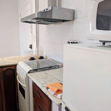 Renta de apartamento independiente con vista al mar - Img 106939268