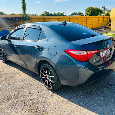 Vendo o negocio toyota corolla del 2017 - Img 105694431