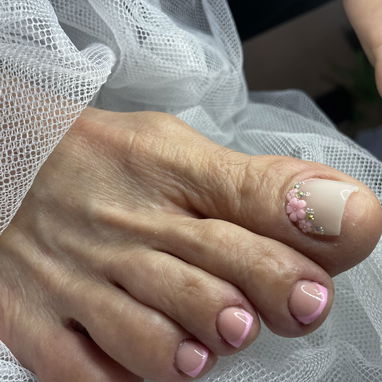 Manicurista - Img 121994388