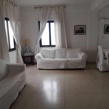 Espectacular apto próximo al Vedado con bellísima vista al mar!!! De lujo!!!! - Img 109326951