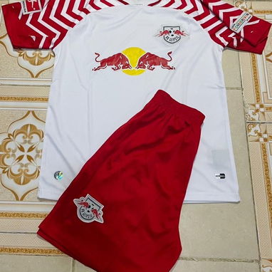 Uniformes d futbol versión aficionado - Img 122155336