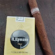 Vendo cuatro cajetillas de cigarro H. Upmann - Img 45938566