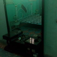 Se vende coqueta antigua de caoba con espejo incluido en 70 MLC o su equibalente en CUP - Img 44989485