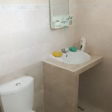 Casa independiemte grande en Almendares Playa - 2/10