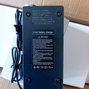 Cargador de batería litio 72V 5A nuevos en caja GARANTÍA - Img 51304038