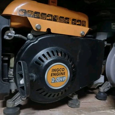 Se vende planta eléctrica de 800 watt funcionando en perfecto estado,  de dos tiempos de gasolina - 2/3