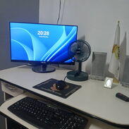 Se vende PC de escritorio con mesa y silla - Img 45502918
