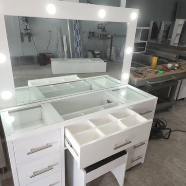 Cómodas y escaparates con espejos - Img 123004676