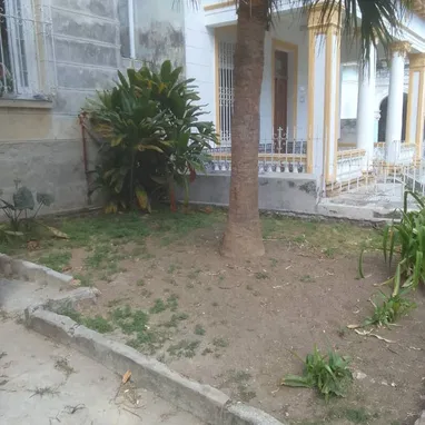 En venta linda casa independiente estilo colonial con espacio para garaje en excelente zona de Santos Suárez. - Img 115663481