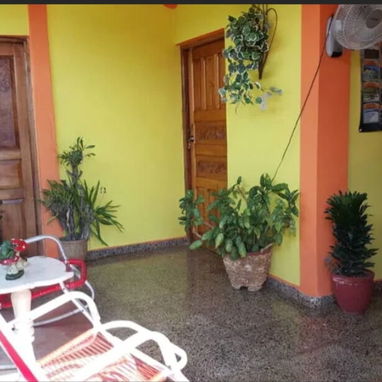 Casa de Renta en Viñales. Alquiler de Casa con vista a Finca Familiar. Con Respaldo eléctrico y wifi - Img 125603192
