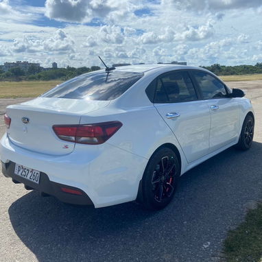 Vendo o negocio Kia Río, 2019 nuevo de paquete carro impecable - Img 109968391