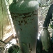 Se vende botellón de gas vacio, delos grandes😄de 100 libras - Img 57030271