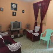$10.500usd CON TODO Y $8500usd  VACÍA. En venta casa puerta de calle  independiente en Guanabacoa. EL Roble - 7/10