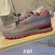 Tenis deportivos nuevos super calidad (gris y rojo) - Img 53193922