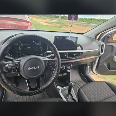 Vendo o negocio kia picanto del 2017 pintura de fábrica muy bueno el carro - Img 102403228